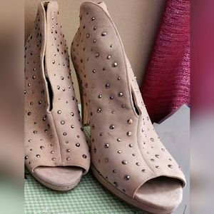 Letting go of things I'm not wearing